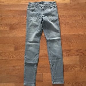 EUC Joe’s Jeans Gray Skinny